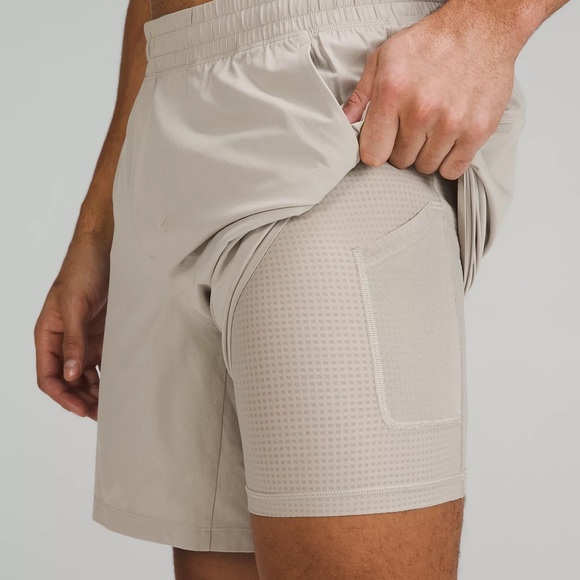 Lululemon pace rival short - Picture 2 of 14